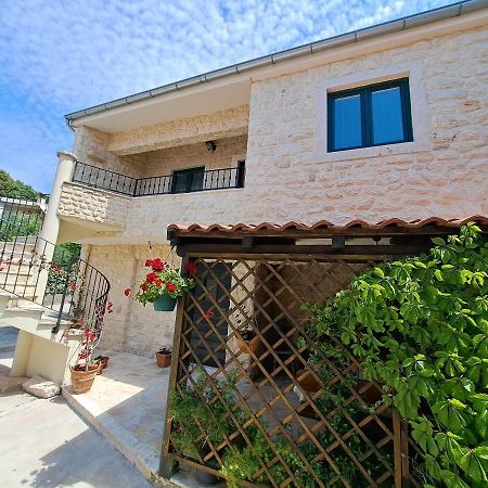 Holiday Home Jakov 비빈제 외부 사진