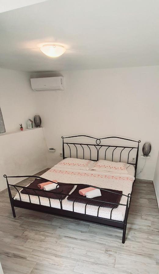 Holiday Home Jakov 비빈제 외부 사진