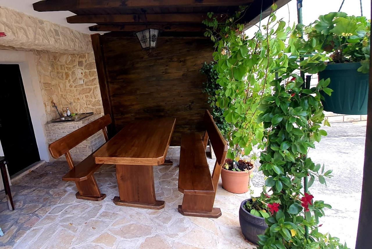 Holiday Home Jakov 비빈제 외부 사진