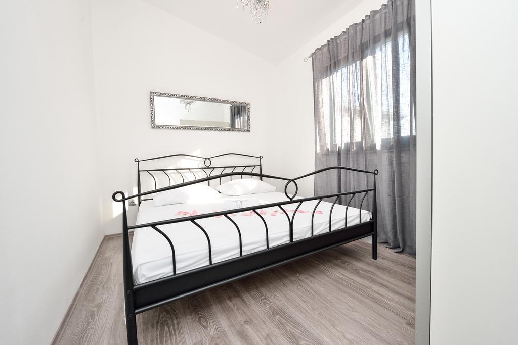 Holiday Home Jakov 비빈제 외부 사진