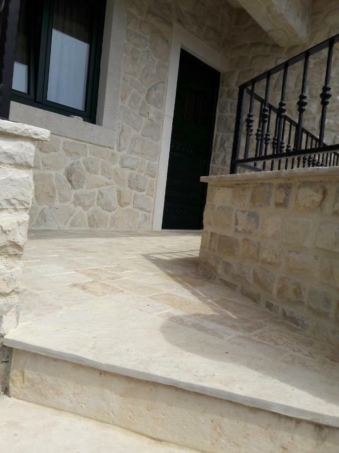 Holiday Home Jakov 비빈제 외부 사진